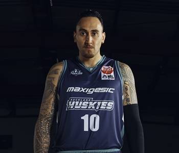 https://img.1guanwang.com/img/basketball/player/2d74ed60d9cdb1b20081b2397561f299.png